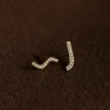 Linear Pierced earring  "S line"