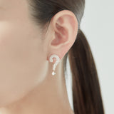 Playful Môko Kobayashi Pierced earring "Question pave"